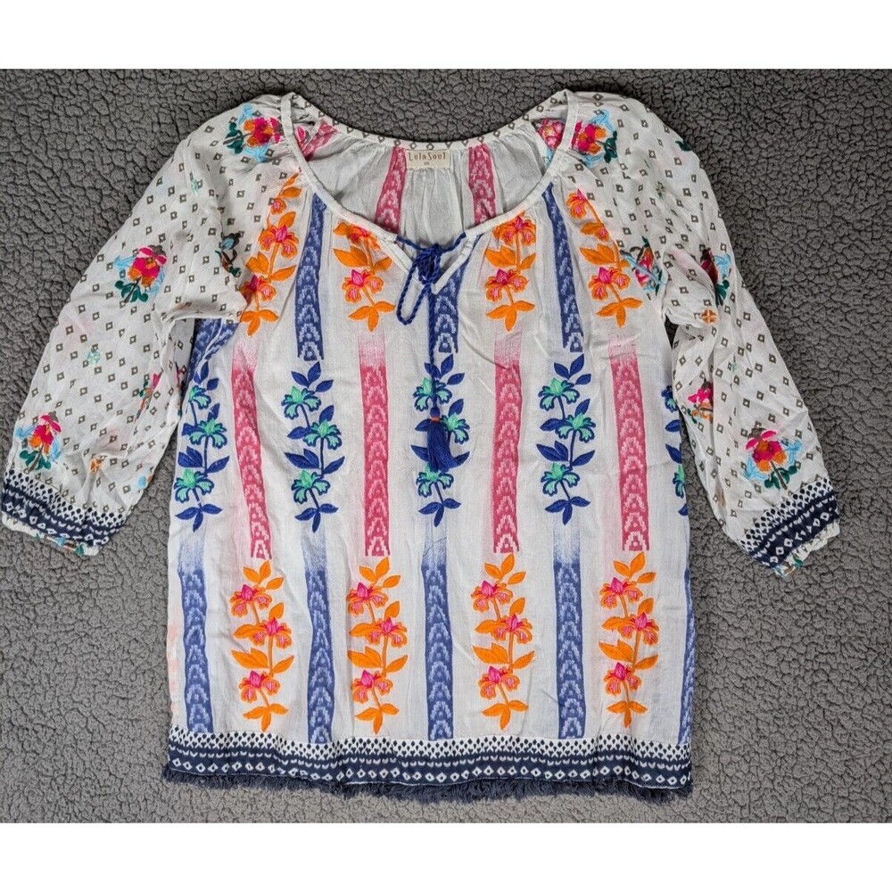 Lula Soul Boho 3/4 Sleeve Top Size XS White Pullover Floral Tassels Relaxed Fit